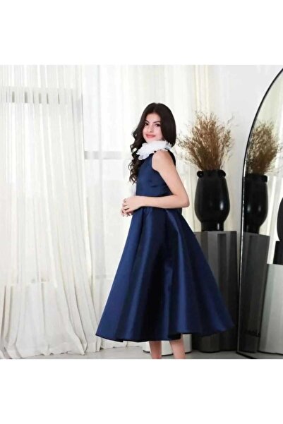 lavera fashlon Lavera~ An evening dress in Mikado fabric, and if you choose a...