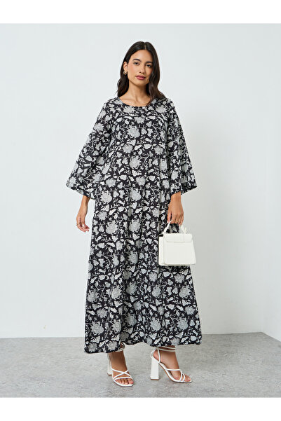 Amirah By Styli Black Floral Print A-Line Jalabiya