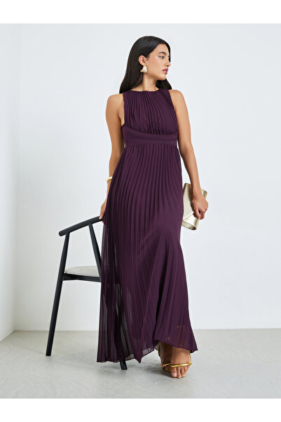 Styli فستان ماكسي بدون أكمام بثنيات بلون خمري