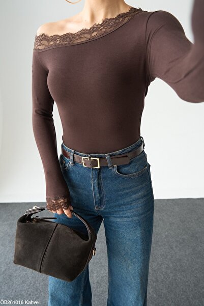 pantofashion Kadın Dantel Detaylı KAYIK YAKA Bluz Uzun Kollu Slim Fit Şık Gün...