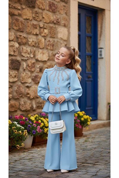 Bisahane بنطلون بناتي مع بلوزة مبطنة بتفاصيل لؤلؤية وحزام وحقيبة