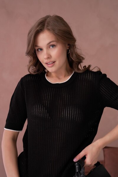 Noi Belis Μπλούζα πλεκτή με κοντό μανίκι και τρύπα στο λαιμό SS26BZ0025