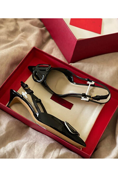 GENERAL Women's short black heeled shoes – elegant and sophisticated for part...