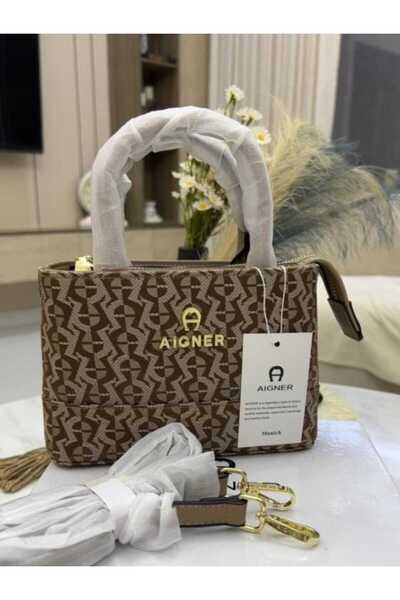 GGGG Shoulder bag with accessories