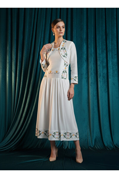 GORI FASHION Linen dress with computer embroidery