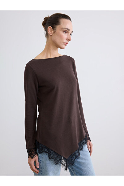 LC Waikiki Özmarka Νέα Σεζόν Ασύμμετρη Μπλούζα με Λαιμόκοψη Βάρκα Δαντέλα