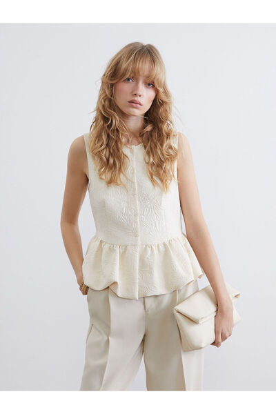 LC Waikiki Özmarka Νέα Σεζόν Μπλούζα με βολάν και λαιμόκοψη ποδηλάτου Με σχέδιο