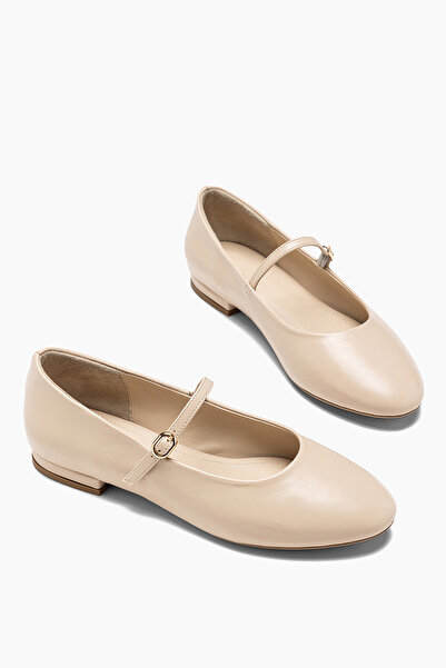 ALEYNA CEYLAN Bej Üstten Bantlı Yuvarlak Burunlu Alçak Topuklu Babet Madrid