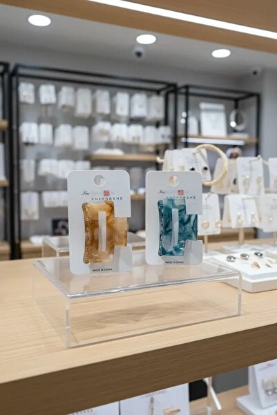 Miniso مشابك شعر أكريليك صغيرة الحجم - إكسسوار شعر أنيق وخفيف الوزن