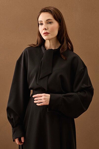 Ceylan Otantik Black Crepe Shirt with Bow Collar