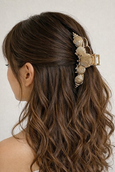 TAKIŞTIR Altın Renk Deniz Kabuğu Figürlü Metal Mandal Toka