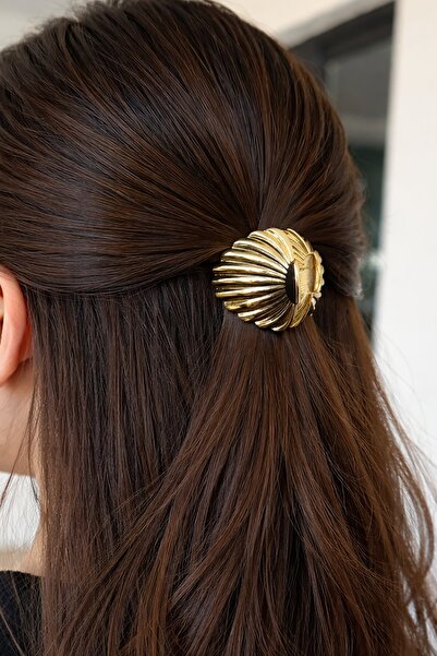 TAKIŞTIR Μεταλλικό κούμπωμα με φιγούρα κοχυλιού σε χρυσό χρώμα