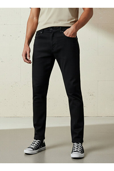 Lee Cooper Men Slim Fit Mid-Rise Jeans