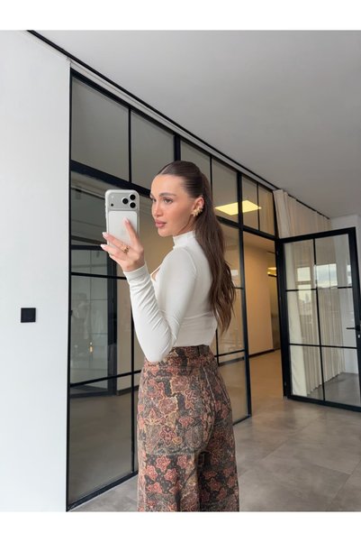 BB Bensu Buyruk منقوش ستراتايت روزالين جين