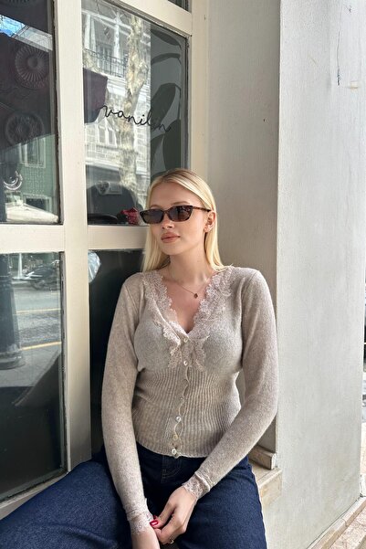 lizge giyim V Neck Lace Detail Knitted Cardigan