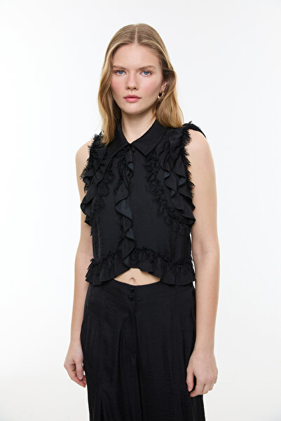 Roman Dantel ve Volan Detaylı Kolsuz Gömlek Siyah YY013511_001