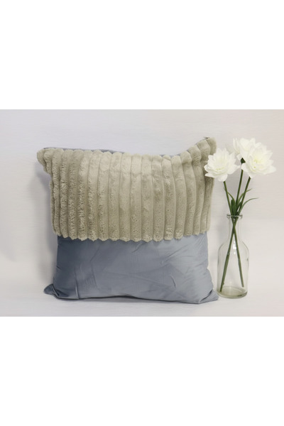 My Home Square Velvet sofa cushion with faux rabbit fur - 40x40 cm