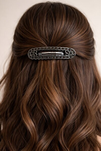 TAKIŞTIR Crna kopča sa stezaljkom