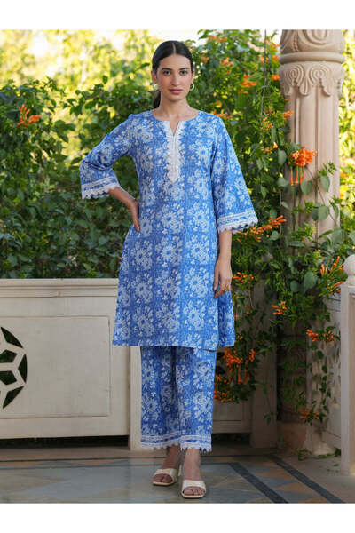ZERE Blue Cotton All-Over Floral Straight Kurta & Pant Set