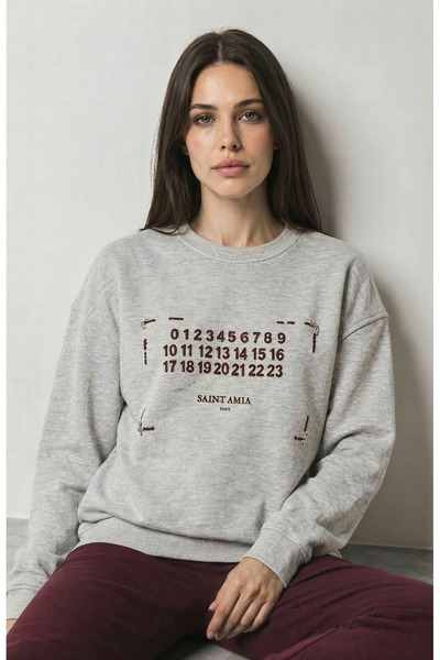 Amia&Co. سويت شيرت نسائي رمادي كبير الحجم مطبوع
