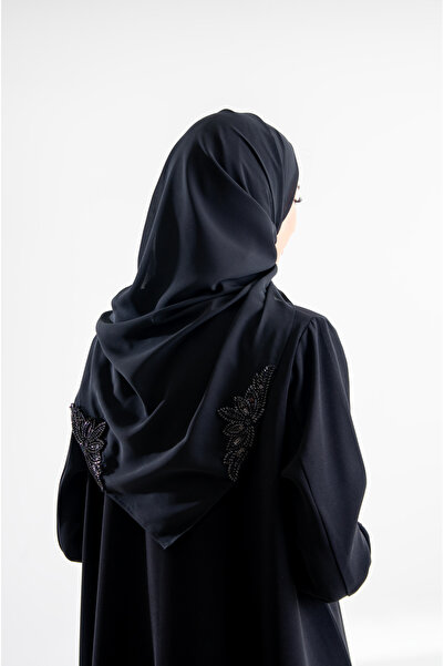 Al Afnan Boutique A headscarf made of Korean silk fabric, woven with Indian t...