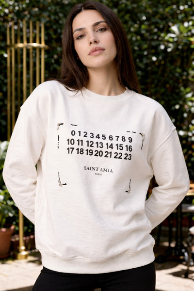 Amia&Co. سويت شيرت نسائي أبيض كبير الحجم مطبوع