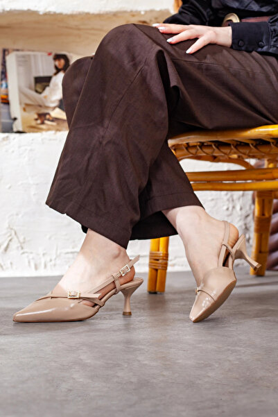 Adım Adım Γυναικεία παπούτσια με λεπτή ζώνη και τακούνι