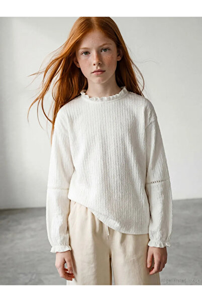 LC Waikiki Lcw Kids Ecru Ruffled Mock Neck Collar Girls' T-Shirt