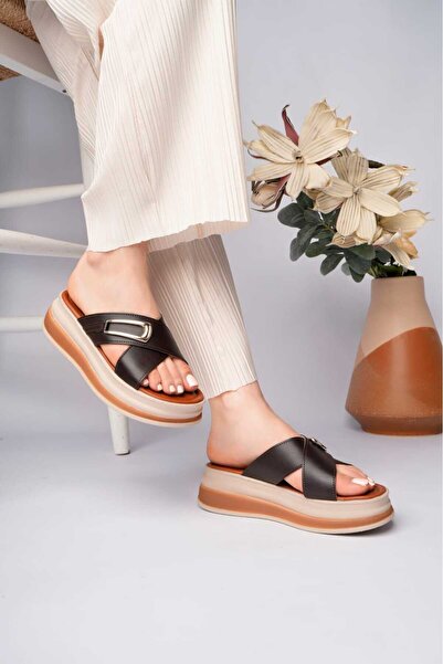 LEYDİ SHOES Maya Yandan Black Slippers with Single Buckle