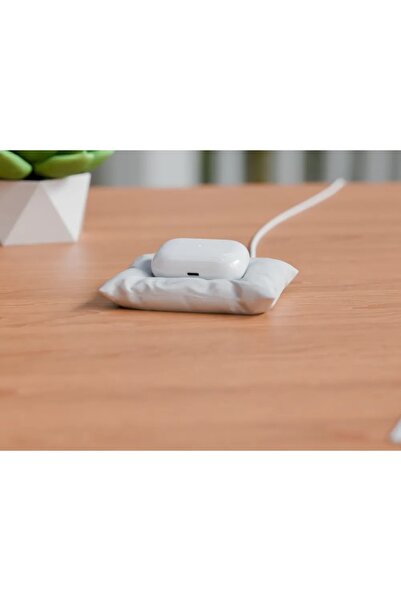 Noveria Tech AirPods Yastık Şarj Standı – Minimal Şarj ve Düzenleyici Standı