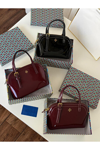 GENERAL Luxurious patent Leather Clutch Bag – sophisticated design with an el...