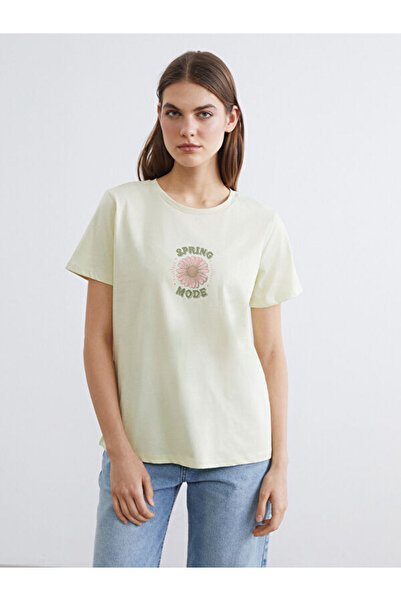 LC Waikiki تي شيرت نسائي مطبوع عليه Zero Roba Collar من UZG STORE للنساء الأن...