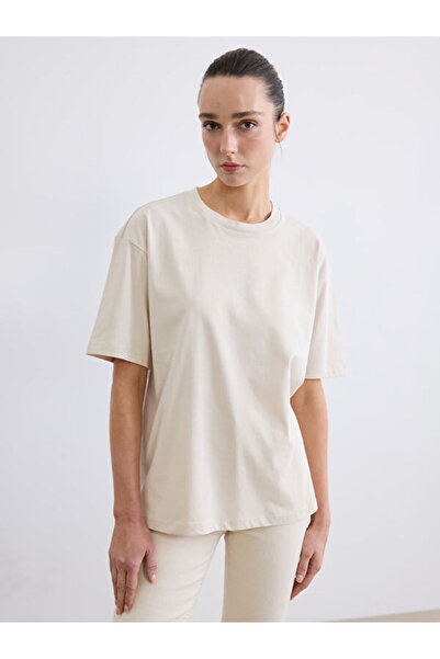 LC Waikiki تي شيرت نسائي فضفاض بياقة روبا من UZG STORE للنساء الأنيقات