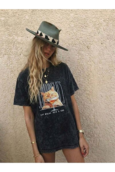 ibeeka Cat Walks Kedi Printed Washable Oversized T-Shirt