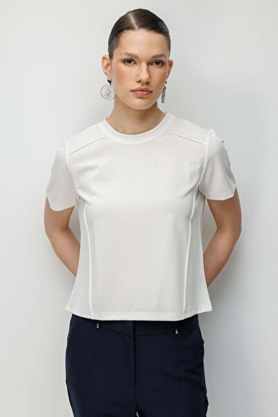 ON Μπλουζάκι με λεπτομέρεια ραφής και λαιμόκοψη σε σχήμα Ο