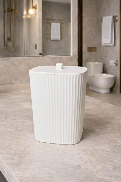 Okyanus Home سلة مهملات لاصقة قابلة للتعليق من سافير باللون الأبيض