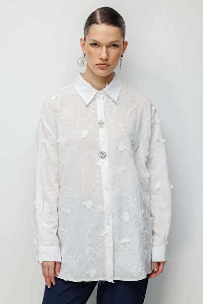 Ekol Düğme Detaylı İşlemeli Gömlek