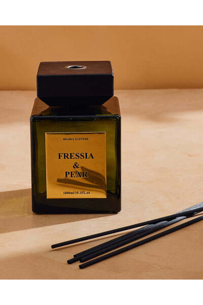 REDTAG معطر جو برائحة الفريزيا الخضراء والكمثرى، سعة 1000 مل