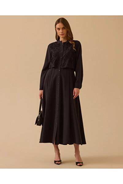 SEÇİL KATMANLI NAKIŞ DETAYLI ELBİSE