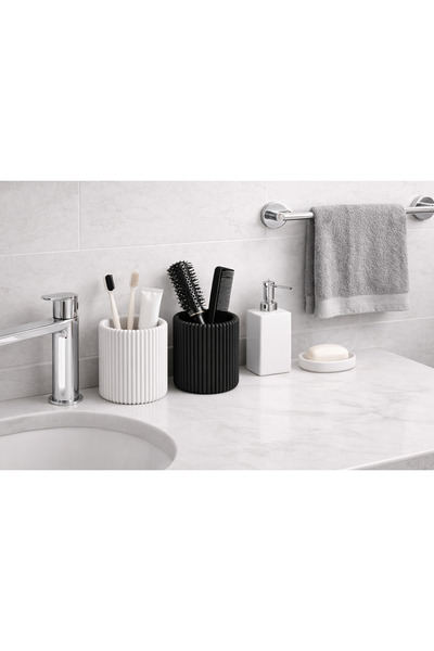 By Arkincoff Modern Çizgili Tasarım Diş Fırçalık Beyaz