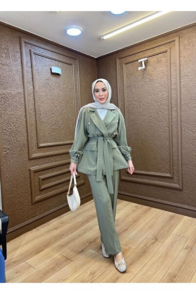 Esra Butik78 Haki Tensel Kumaş Pantolonlu İkili Takım – Kuşaklı Ceketli Şık T...