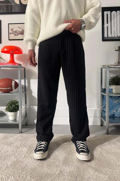 Flaw Wear Striped Pleated Fabric Trousers