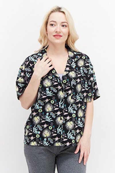 Vans Women Spread Collar Short Sleeves Floral Print Blouse, Black Combo