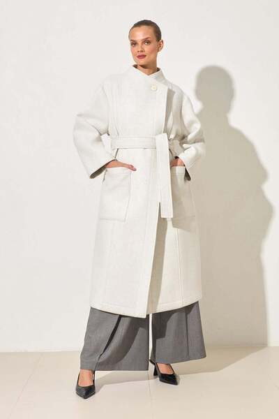 Setre Krem Yaka Ve Cep Detaylı Kaban