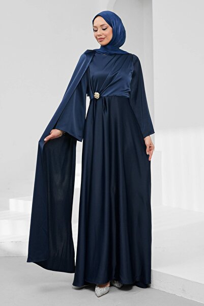 İmajButik Тъмносин шал за рамене с детайлна брошка Сатенена вечерна рокля