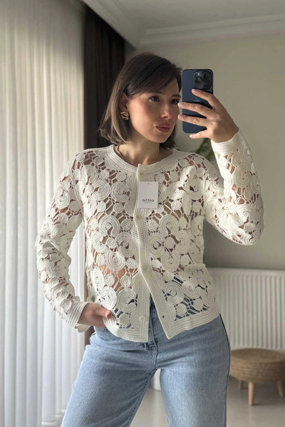 Kubos Moda Crew Neck Buttoned Ecru Lace Cardigan