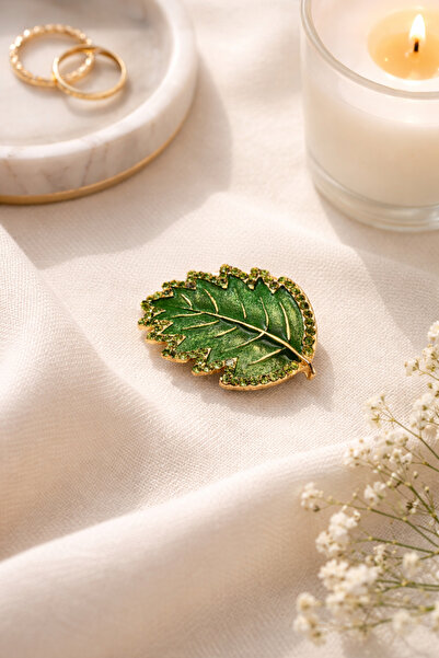 Green Leaf Brooch