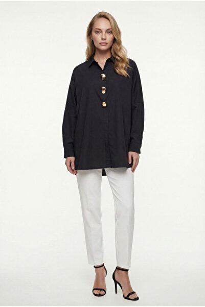 Noi Belis قميص كبير الحجم بتفاصيل أكسسوارات إكسترا أوفر سايز منسوج SS26GO0009