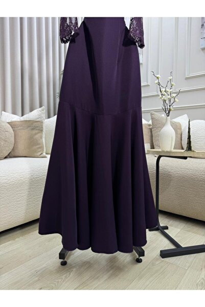FASHION A long purple dress with luxurious Lace sleeves that add a touch of l...