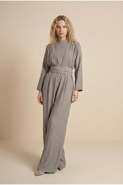 NEFESSE Pilise Detaylı Dik Yaka Cepli Kemerli Çilek Tulum